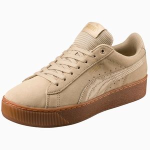 BNIB UO Puma Beige Vikky Platform Softfoam Sneakers